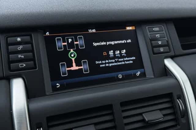Land Rover Discovery Sport (2016) thumbnail 27