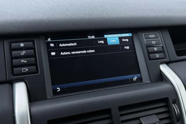 Land Rover Discovery Sport (2016) thumbnail 28