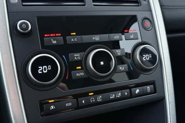 Land Rover Discovery Sport (2016) thumbnail 29