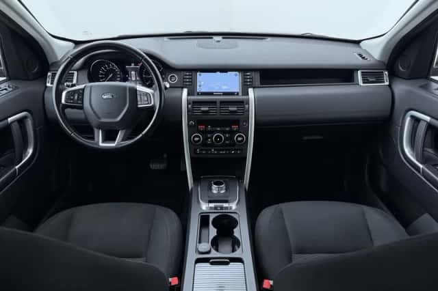 Land Rover Discovery Sport (2016) thumbnail 4
