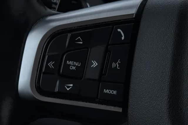 Land Rover Discovery Sport (2016) thumbnail 32
