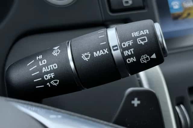 Land Rover Discovery Sport (2016) thumbnail 35