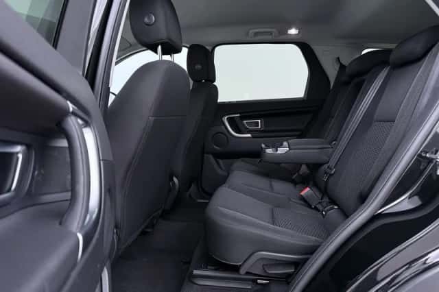 Land Rover Discovery Sport (2016) thumbnail 38