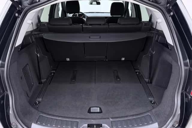 Land Rover Discovery Sport (2016) thumbnail 40