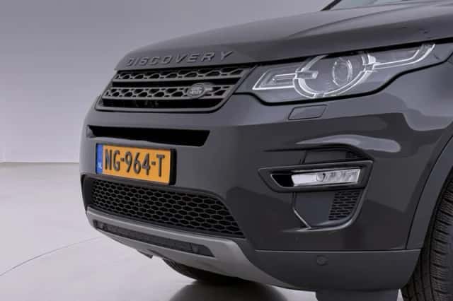 Land Rover Discovery Sport (2016) thumbnail 43