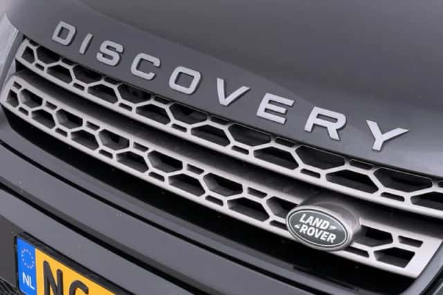 Land Rover Discovery Sport (2016) thumbnail 44