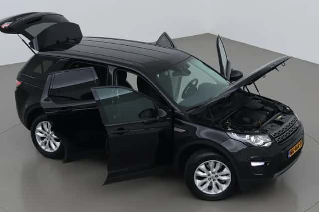 Land Rover Discovery Sport (2016) thumbnail 6