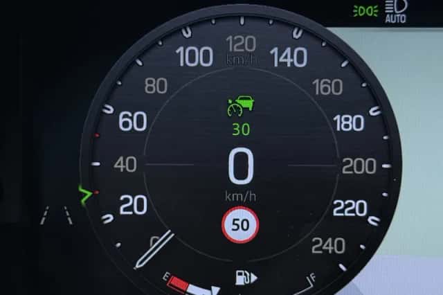 Land Rover Defender (2026) thumbnail 21