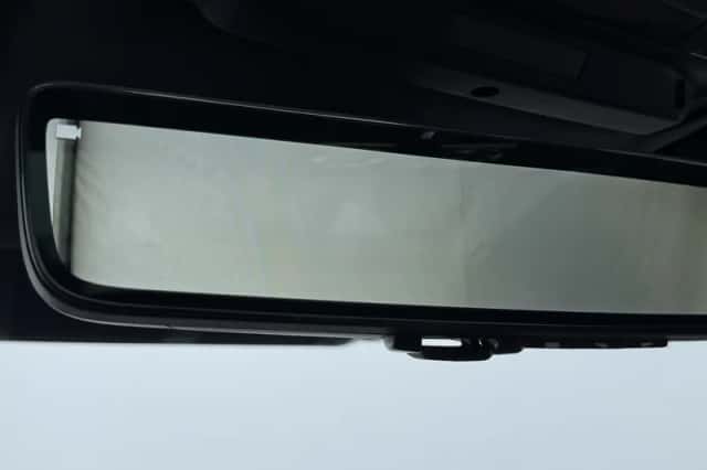 Land Rover Defender (2026) thumbnail 32