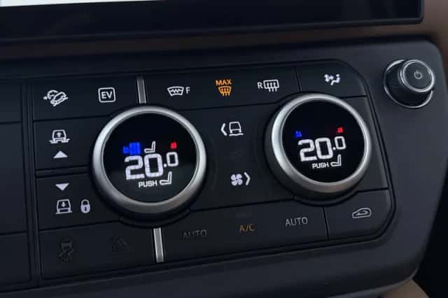 Land Rover Defender (2026) thumbnail 33