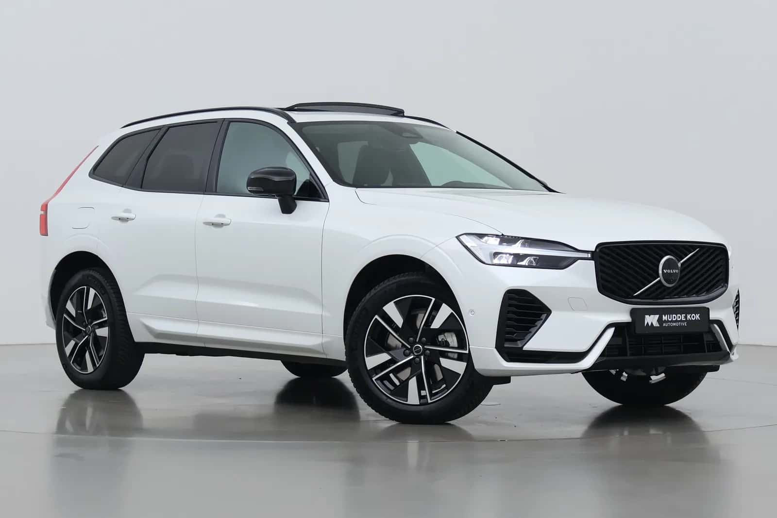 Volvo XC60 (2026) — foto 1