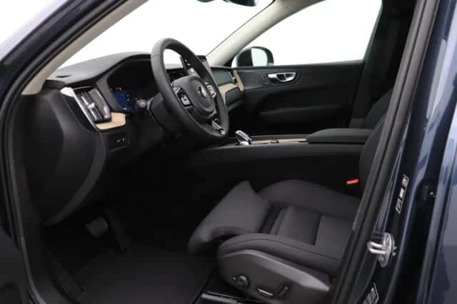 Volvo XC60 (2026) thumbnail 3