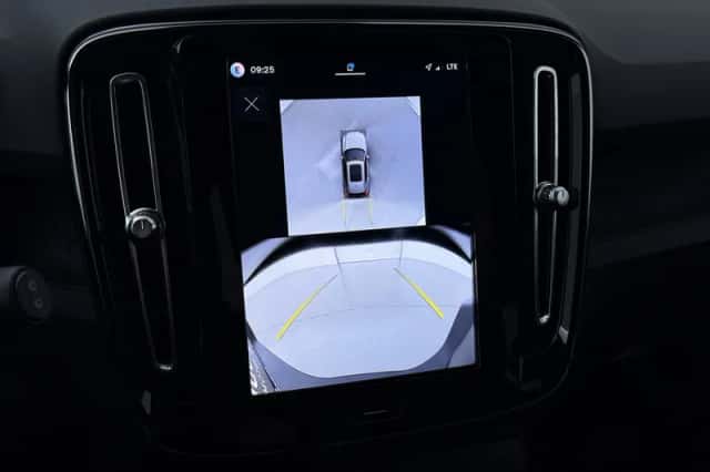 Volvo EX40 (2026) thumbnail 32