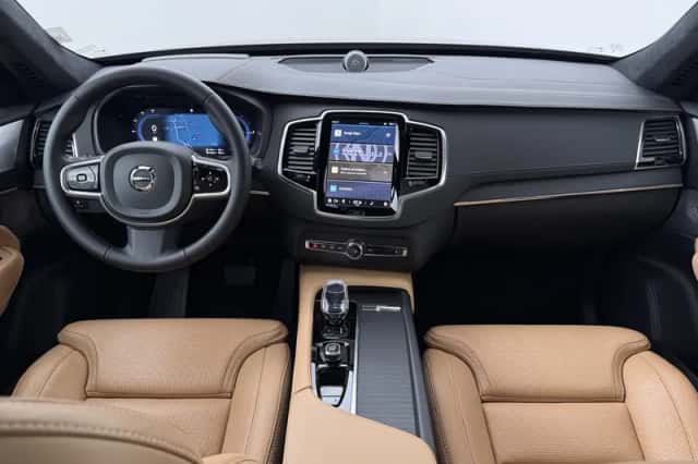 Volvo XC90 (2024) thumbnail 4