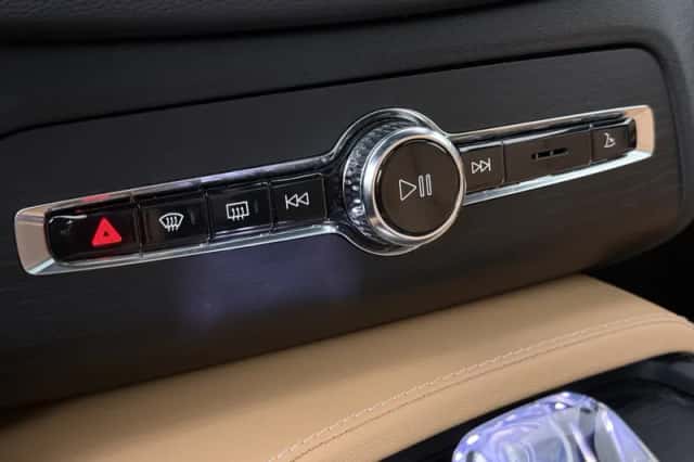 Volvo XC90 (2024) thumbnail 35