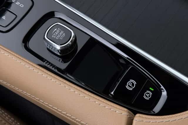 Volvo XC90 (2024) thumbnail 37