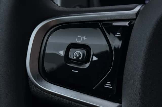 Volvo XC90 (2024) thumbnail 38