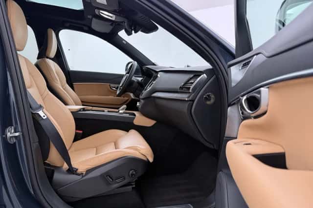 Volvo XC90 (2024) thumbnail 5