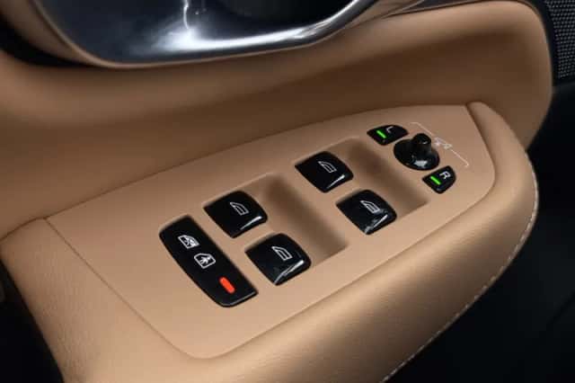 Volvo XC90 (2024) thumbnail 44