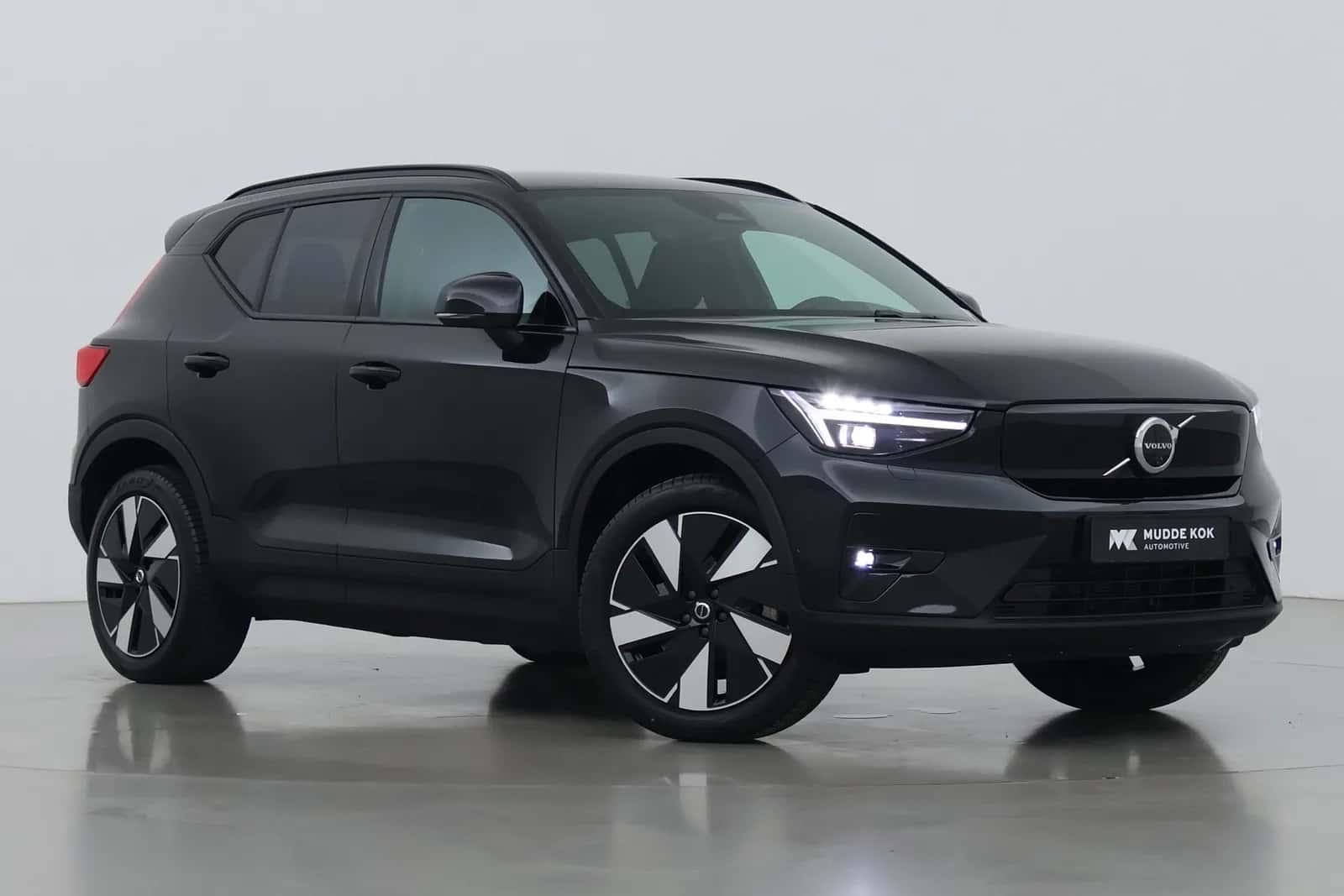 Volvo EX40 (2026) — foto 1