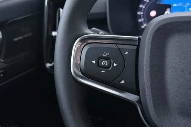Volvo EX40 (2026) thumbnail 40