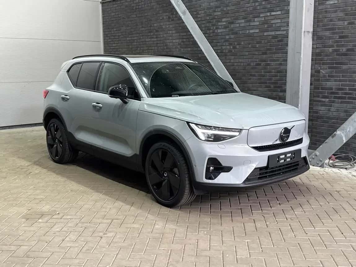 Volvo EX40 (2026) — foto 1