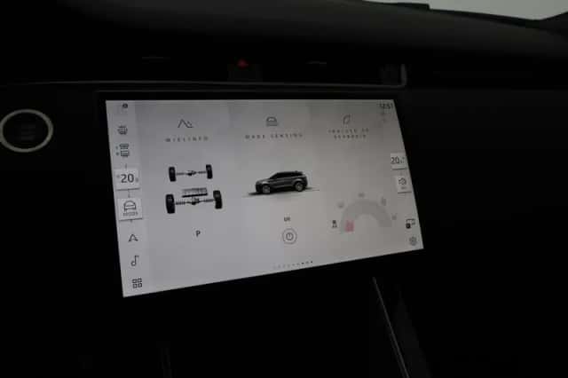 Land Rover Range Rover Evoque (2026) thumbnail 24