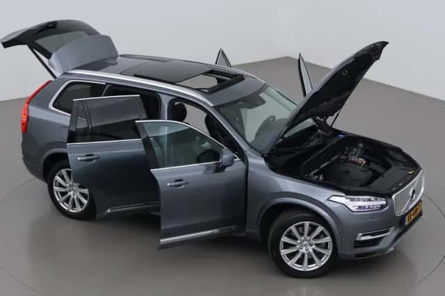 Volvo XC90 (2016) thumbnail 6