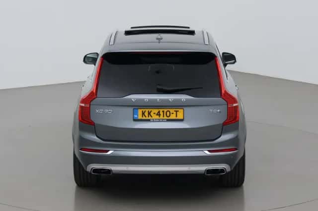 Volvo XC90 (2016) thumbnail 9