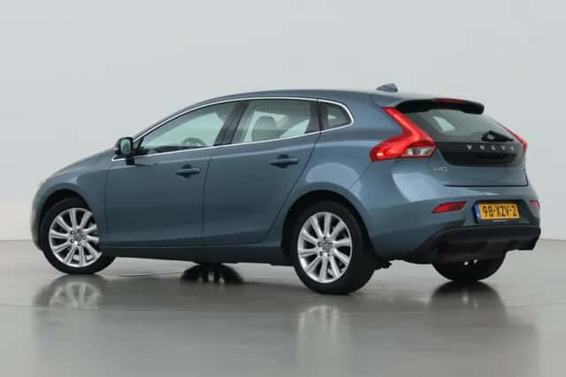 Volvo V40 (2012) thumbnail 2