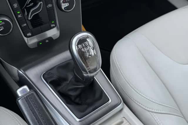 Volvo V40 (2012) thumbnail 13
