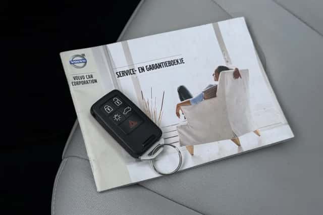 Volvo V40 (2012) thumbnail 18