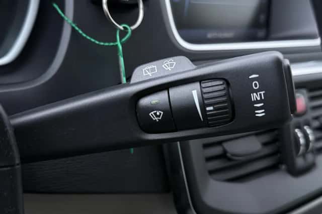 Volvo V40 (2012) thumbnail 27