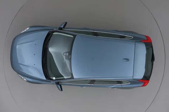 Volvo V40 (2012) thumbnail 41