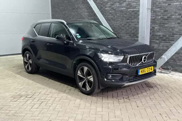Volvo XC40 (2022)