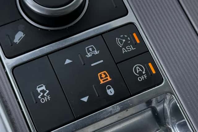Land Rover Range Rover Sport (2015) thumbnail 13