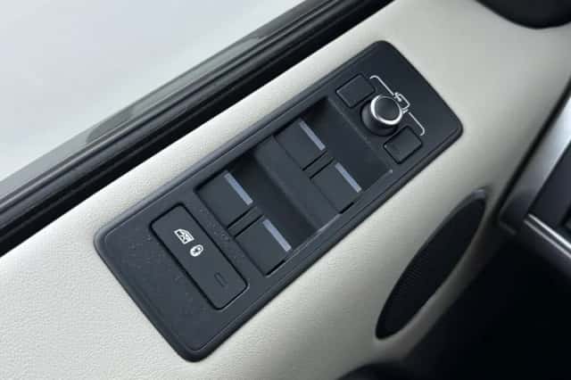 Land Rover Range Rover Sport (2015) thumbnail 35
