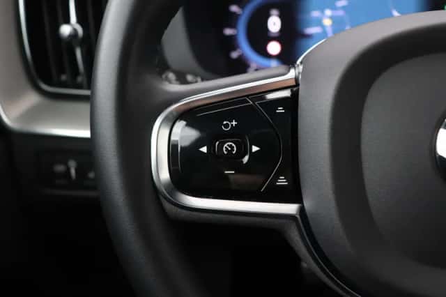 Volvo XC60 (2021) thumbnail 39