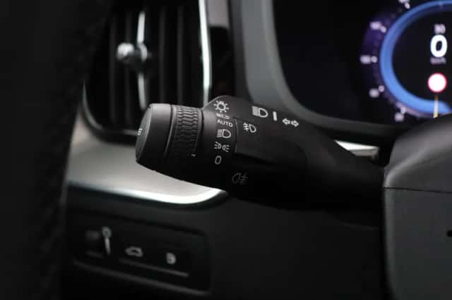 Volvo XC60 (2021) thumbnail 40
