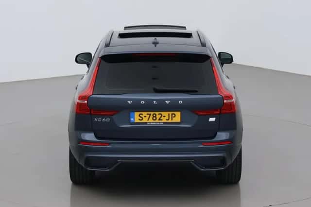 Volvo XC60 (2021) thumbnail 9