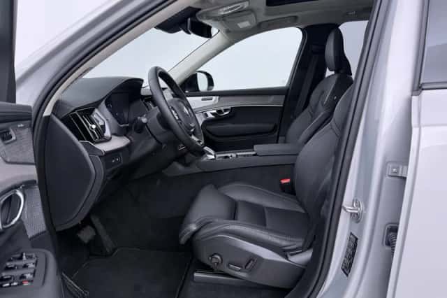 Volvo XC90 (2025) thumbnail 3
