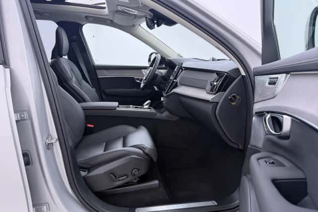 Volvo XC90 (2025) thumbnail 5
