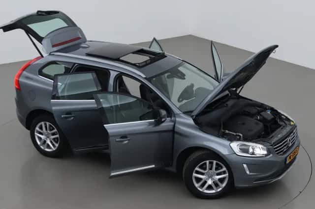 Volvo XC60 (2017) thumbnail 6