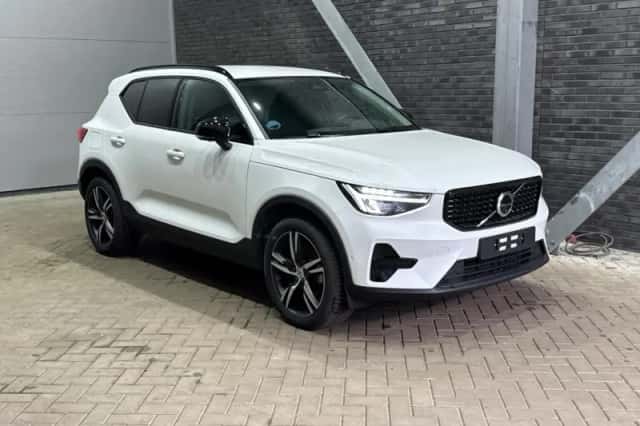 Volvo XC40 (2025)