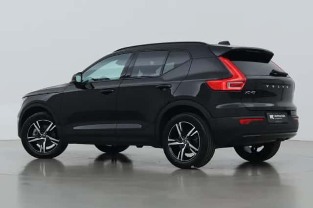 Volvo XC40 (2025) thumbnail 2