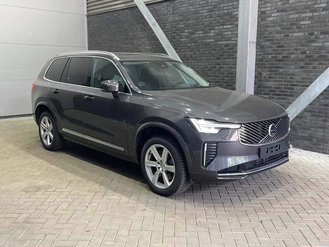 Volvo XC90 (2025) — foto 1