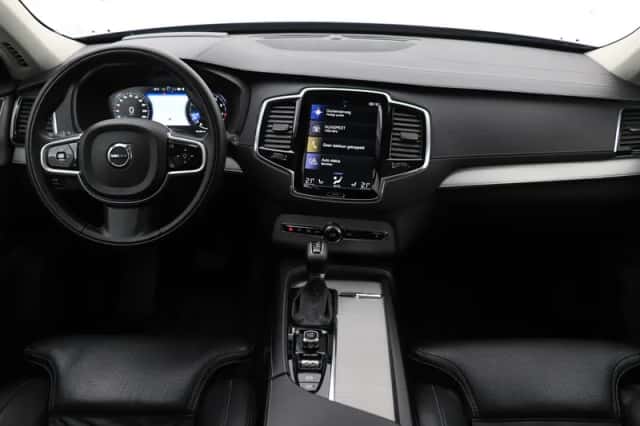 Volvo XC90 (2018) thumbnail 4
