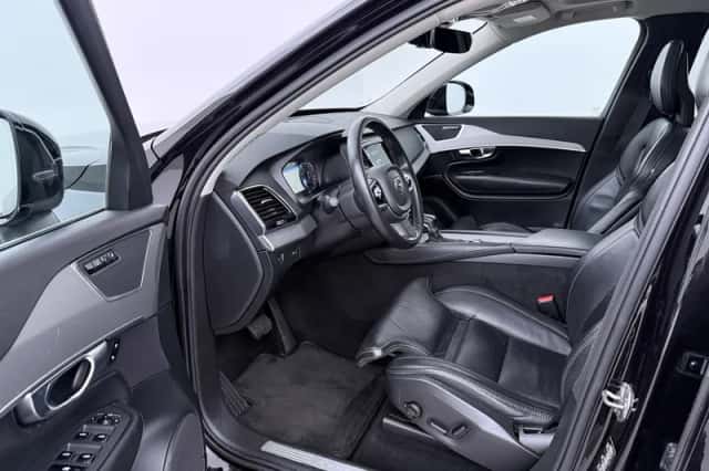 Volvo XC90 (2018) thumbnail 3