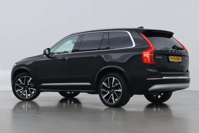 Volvo XC90 (2022) thumbnail 2