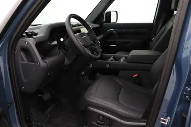 Land Rover Defender (2026) thumbnail 3